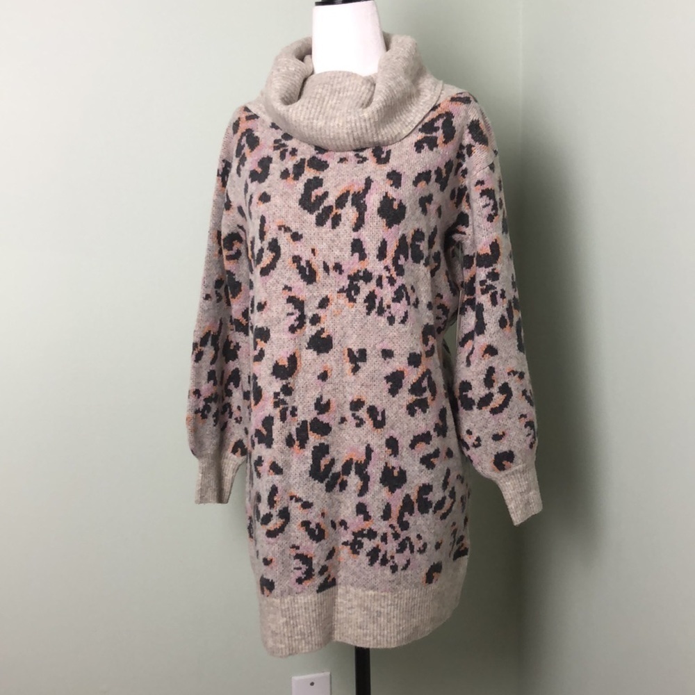 ๐ XS ๐ NWT Anthro Sweater Leopard Print Cowl Neck Yak Wool Tunicโ